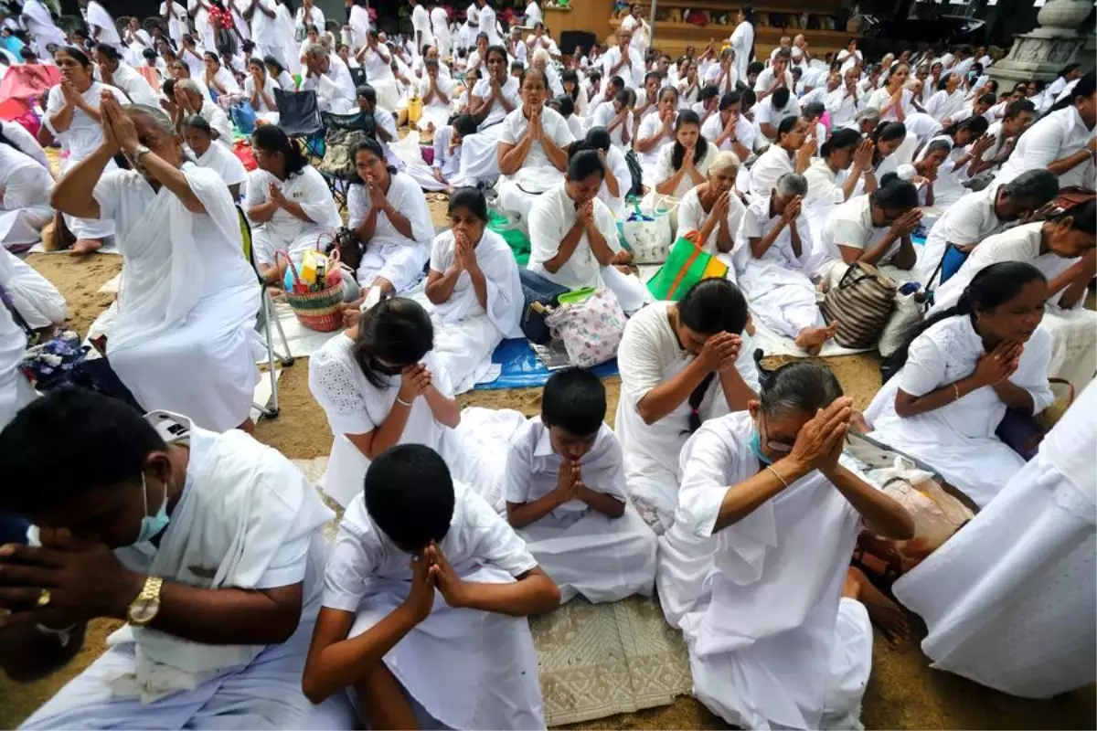 Sri Lanka'da Vesak Günü Coşkuyla Kutlandı