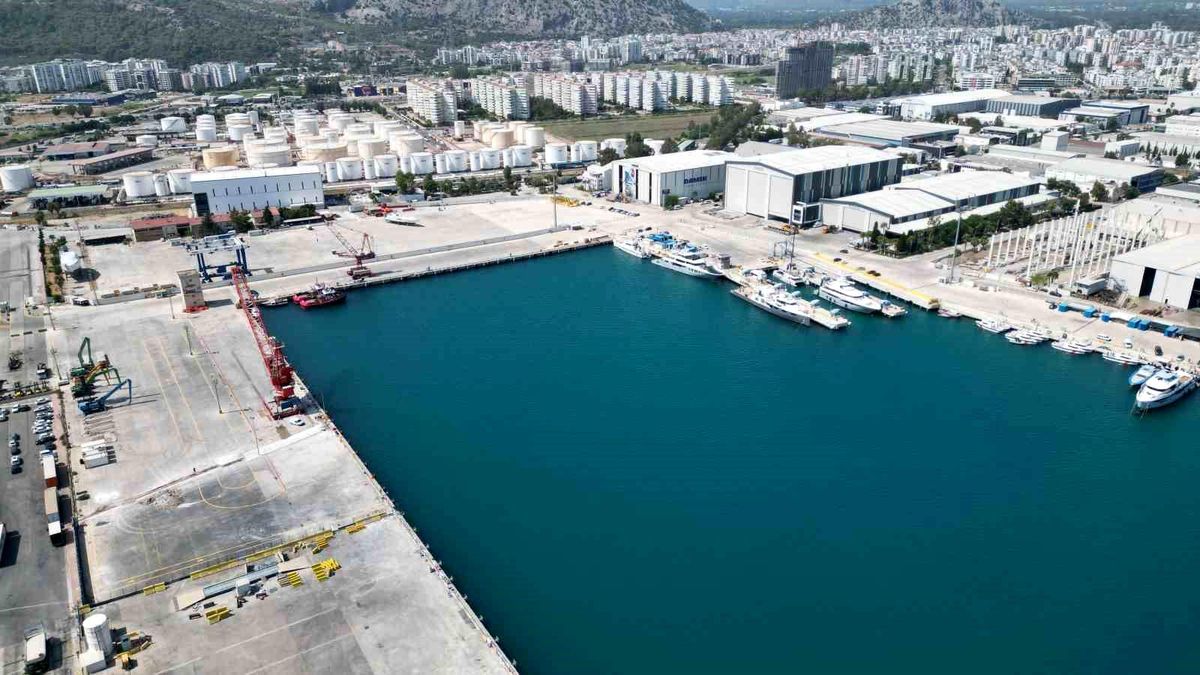 Antalya Serbest Bölgesi'nin Ticaret Hacmi %9 Artış Gösterdi