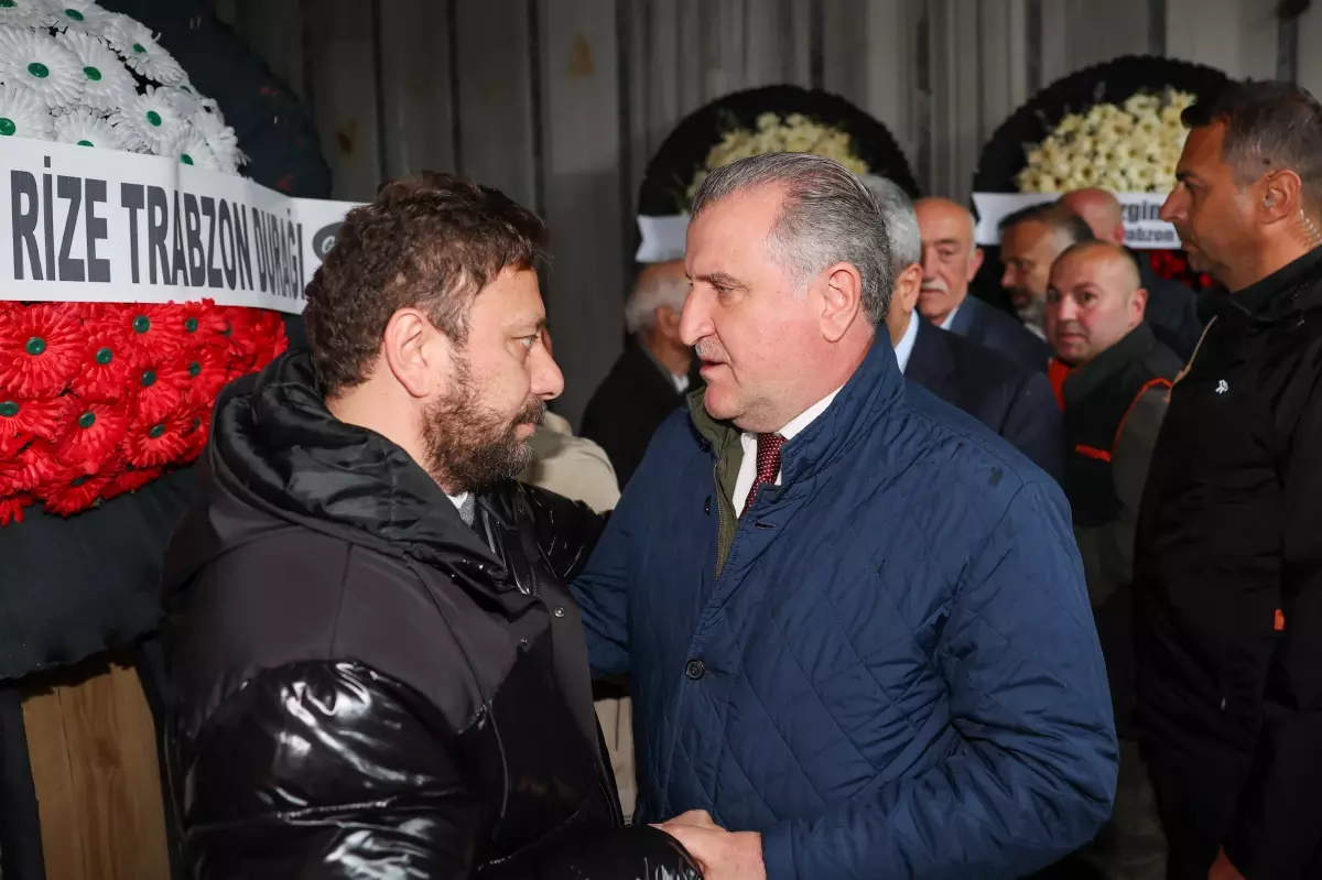 Gençlik ve Spor Bakanı Osman Aşkın Bak, Muhammed Avcı'nın babasının cenazesine katıldı