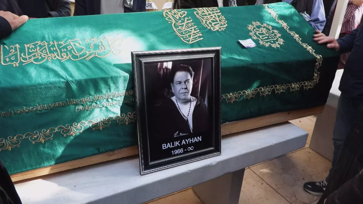 Roman Müziğinin Sevilen İsimlerinden 'Balık Ayhan' Hayatını Kaybetti