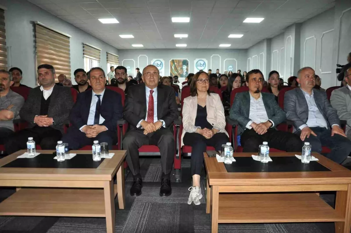 Çimentaş Yönetim Kurulu Başkanı Taha Aksoy, Gençlerle Deneyimlerini Paylaştı