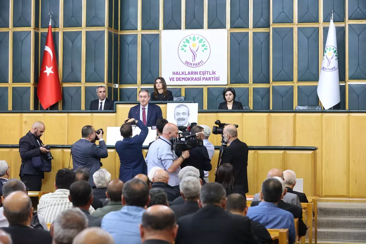 DEM Parti Eş Genel Başkanı Tuncer Bakırhan'dan Bayram Önerisi