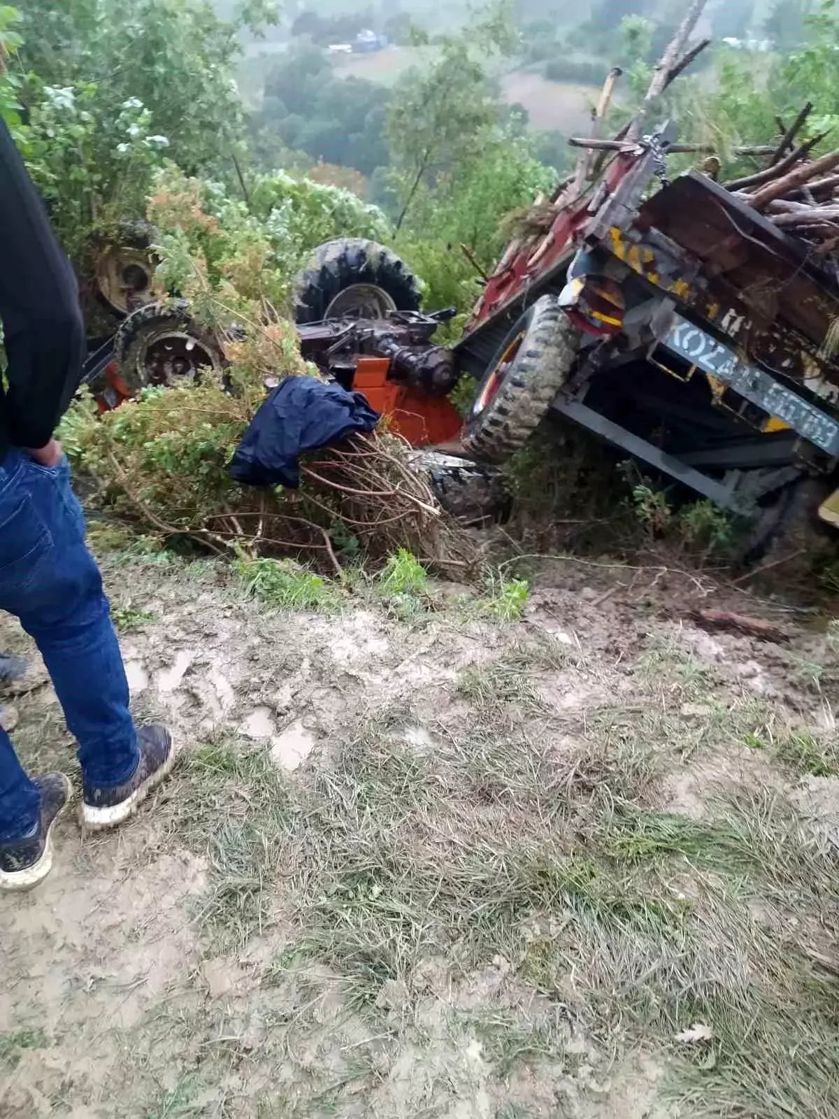 Adana'da Traktör Devrildi, Sürücü Hayatını Kaybetti