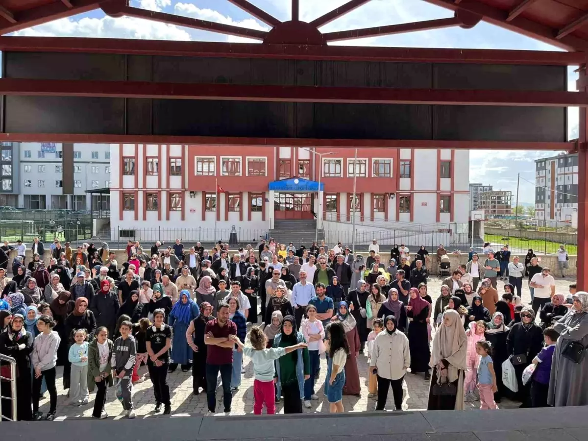 Erzurum'da İmam Hatip Ortaokullarına Öğrenci Seçme Sınavı Gerçekleştirildi