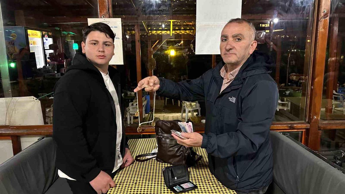 İznik'te Unutulan Altın Dolu Çanta Sahibine Ulaşarak Teslim Edildi
