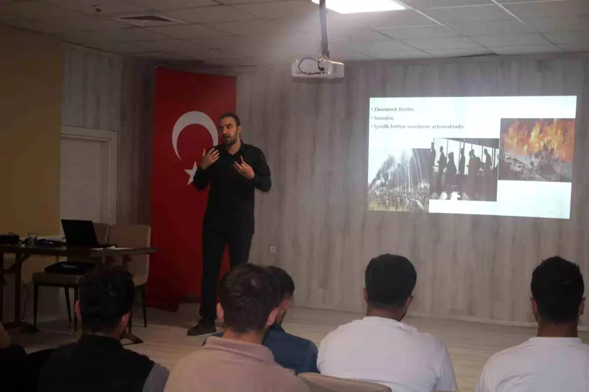 Erzincan'da İntiharı Önleme ve Ruh Sağlığını Güçlendirme Semineri Düzenlendi