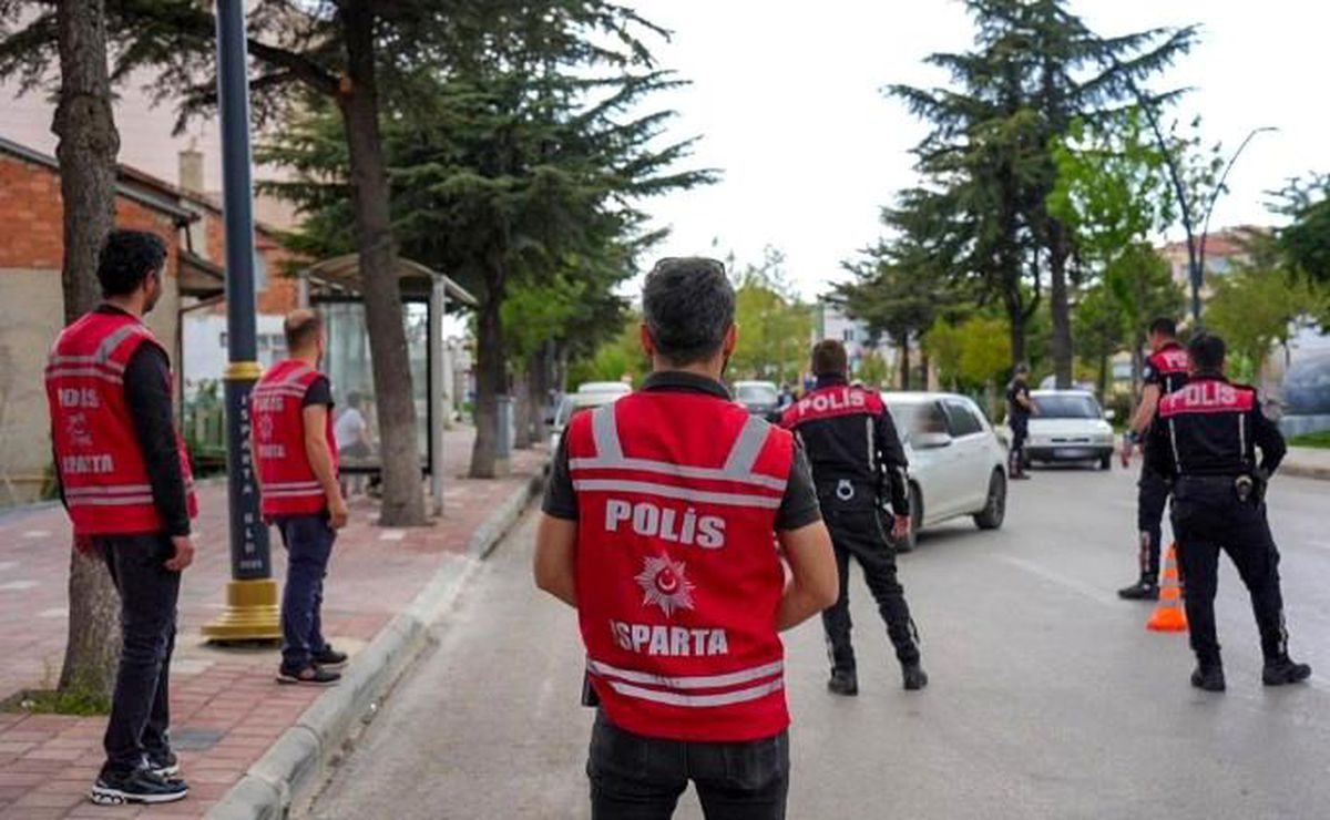 Isparta'da Güvenlik Denetimleri: 3 Bin Kişi Sorgulandı, 25 Araca Ceza Kesildi