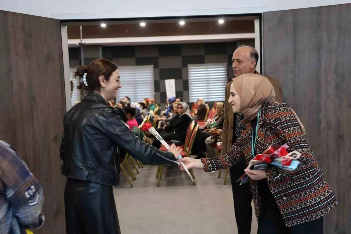 Elazığ'da Anneler Günü Etkinliği ve Kanser Semineri Düzenlendi