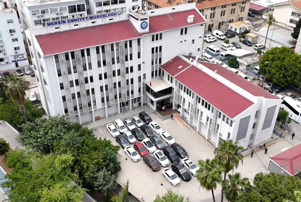 Mersin'de Oto Hırsızlık Şebekesine Baskın: 22 Araç Ele Geçirildi