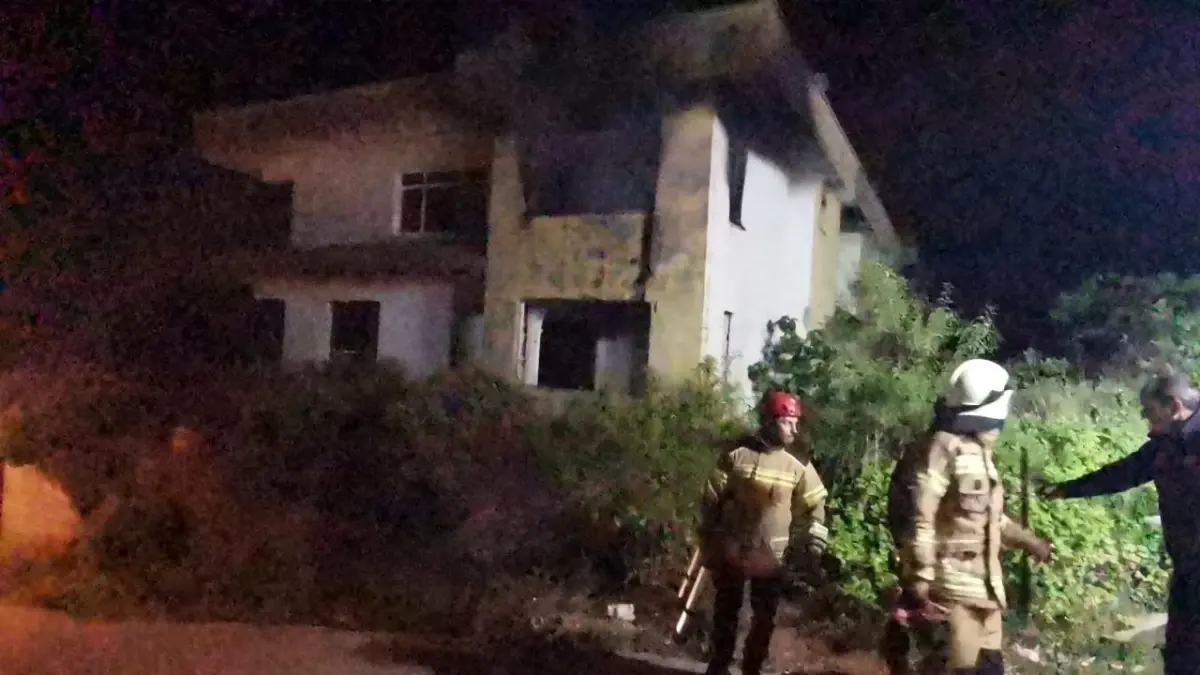 Mudanya'da Metruk Bina Yangını