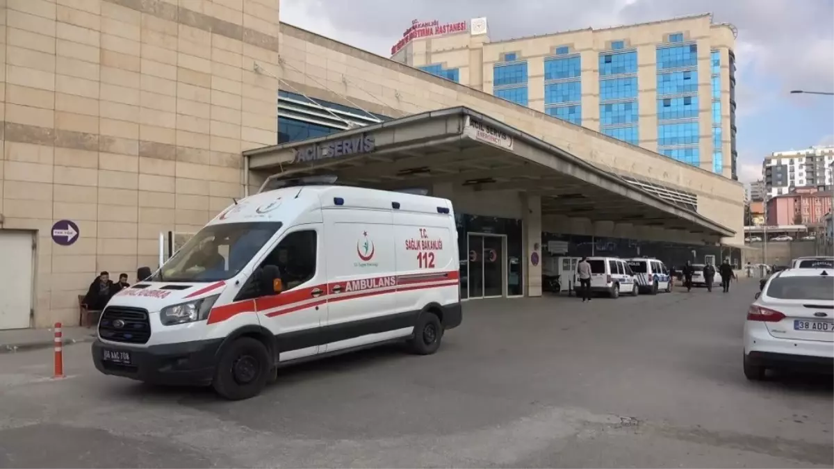 Siirt'te TIR ve minibüsün çarpıştığı kazada ölü sayısı 3'e yükseldi