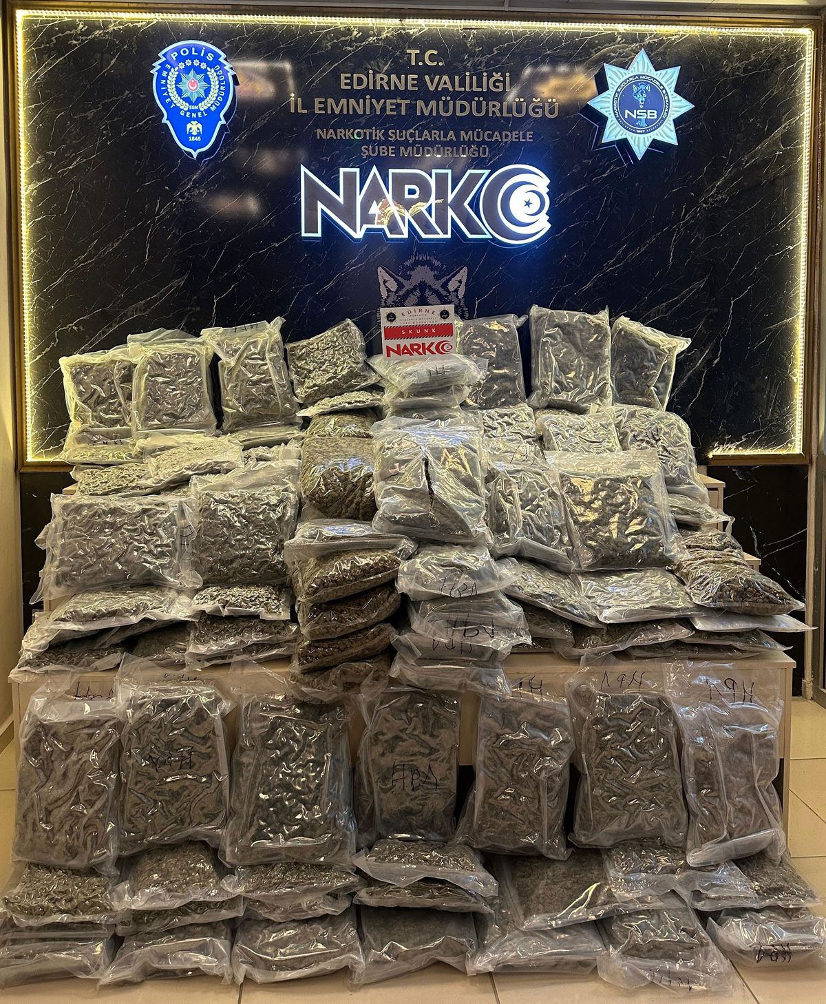 Edirne'de Uyuşturucu Operasyonu: 128 Kilo Skunk Ele Geçirildi