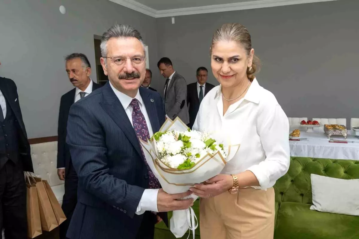 Vali Aksoy, Engelli Birey Annelerini Ziyaret Etti