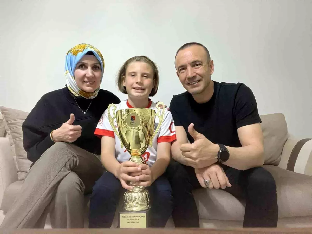 10 Yaşındaki Cihangir Pehlivan'dan Altın Madalya