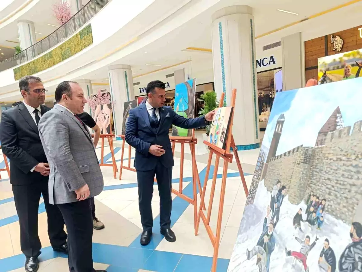 Erzurum'da Aile Temalı Resim Yarışması Sergisi Açıldı