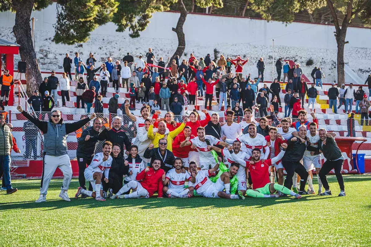 Ayvalıkgücü Belediyespor, Play-Off'da Küçükçekmece Sinopspor ile Karşılaşacak