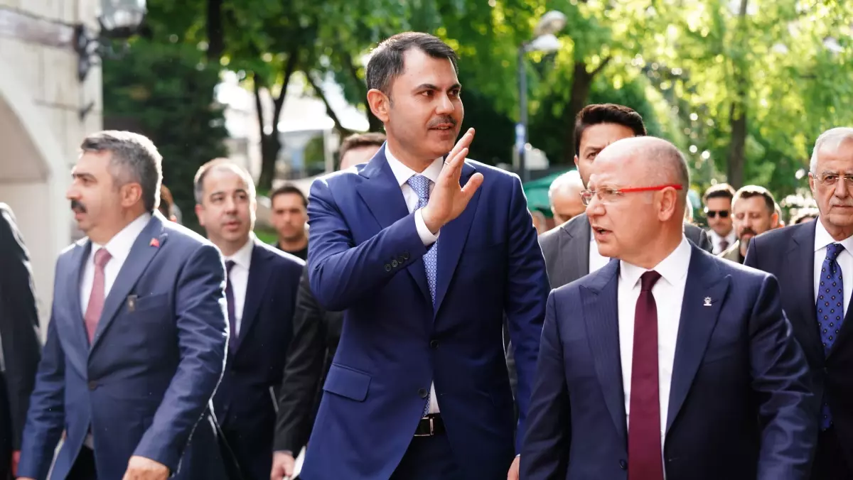 Bakan Kurum Bursa Çarşı Esnafını Ziyaret Etti ve Projeyi İnceledi