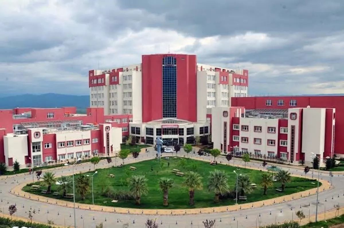 Aydın'da Kalp Cerrahisi Profesörü ve Sekreteri Rüşvetten Gözaltına Alındı