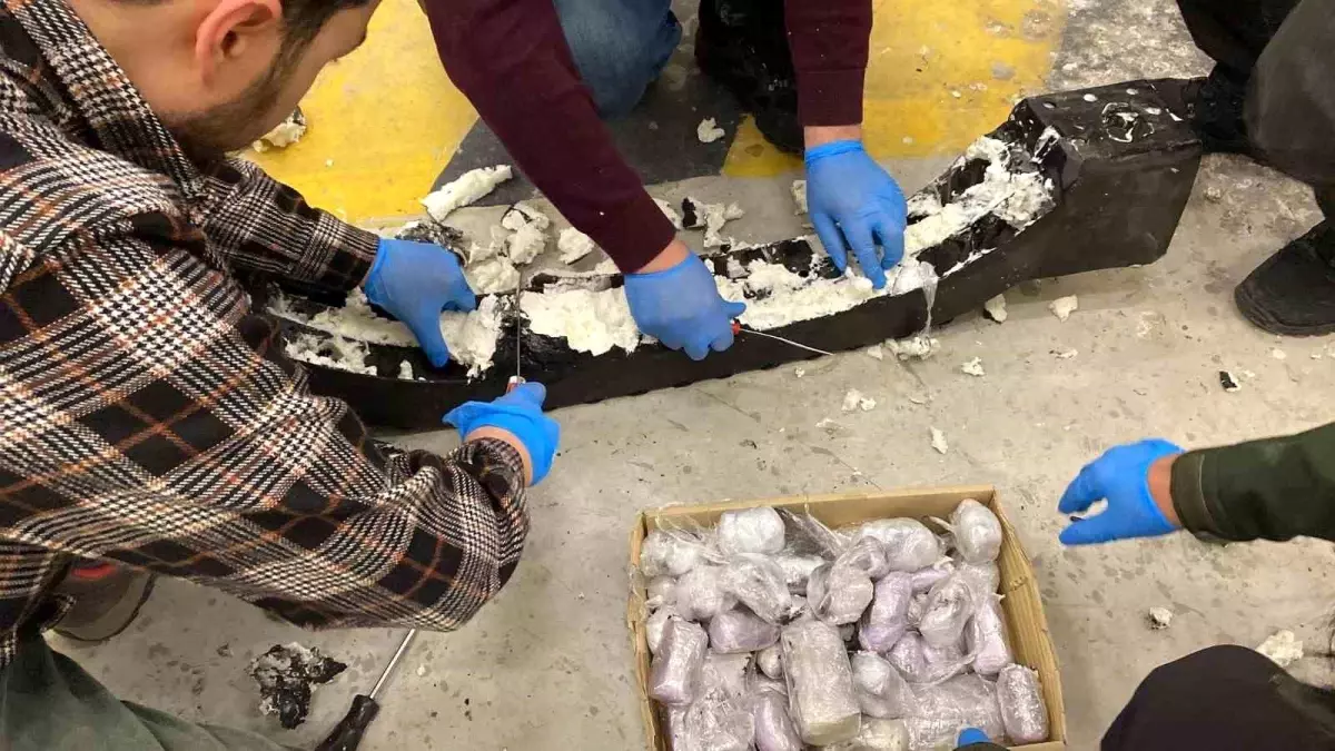Edirne'de Sınır Kapısında Uyuşturucu Operasyonu: 45 Kilo Kokain ve 5 Kilo Esrar Ele Geçirildi