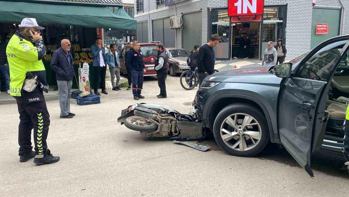 Bolu'da Motosiklet ve Cip Çarpıştı: Sürücü Yaralı