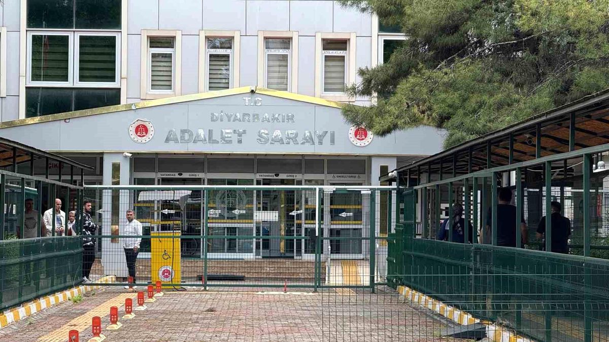 Diyarbakır'da Boya Ticaretine İnanarak Dolandırılan Aile
