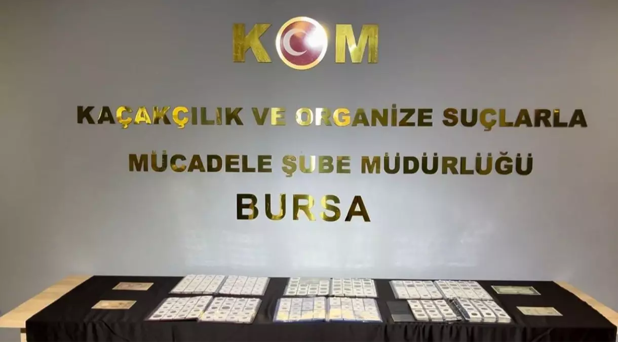 İş adamının evin her yerinden paha biçilemez sikkeler çıktı, polisler bile gözlerine inanamadı
