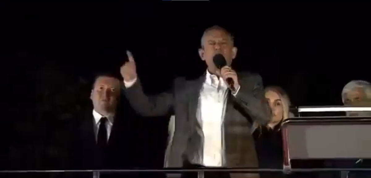 CHP lideri Özel neredeyse küfrediyordu: İkisini birlikte yuhalayın anasını...