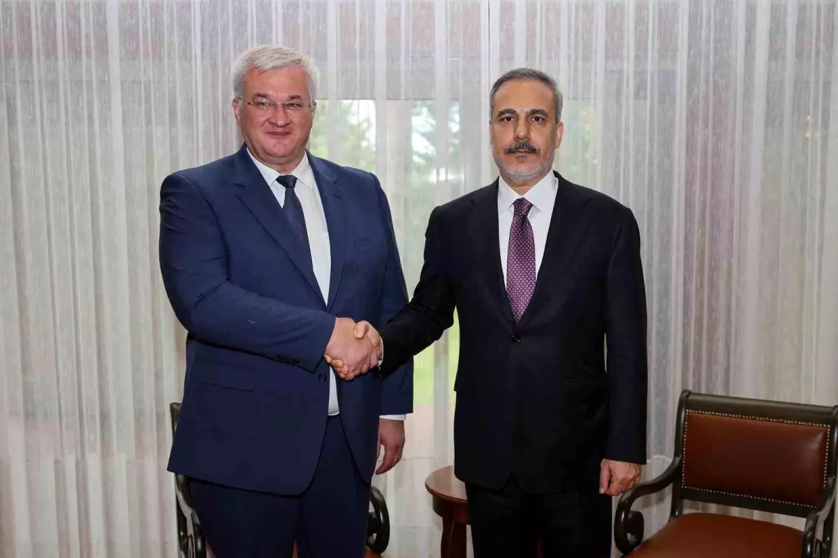 Hakan Fidan, Ukrayna Dışişleri Bakanı ile Antalya'da Görüştü