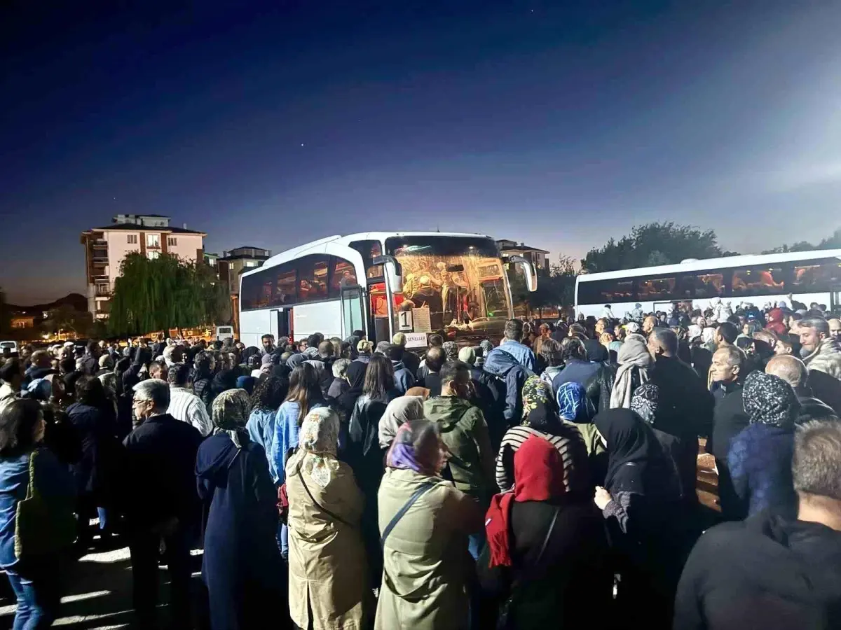 Afyonkarahisar'dan 66 Hacı Adayı Kutsal Topraklara Uğurlandı
