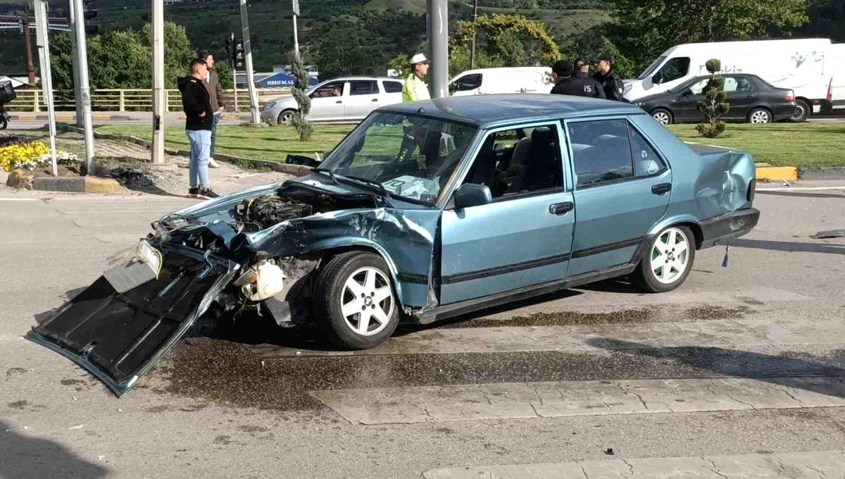 Karabük'te Trafik Kazası: 2 Yaralı