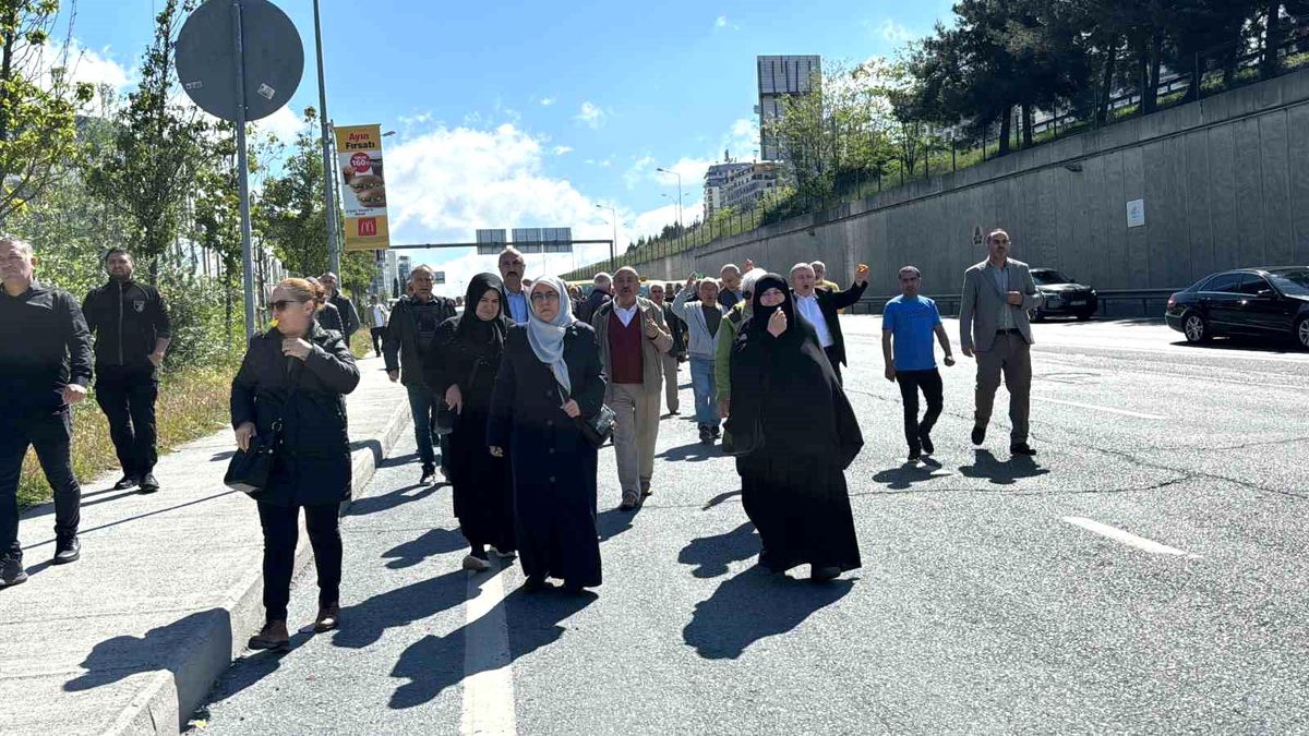 8+1 Taksiciler İBB'ye Karşı Düdüklü Eylem Düzenledi