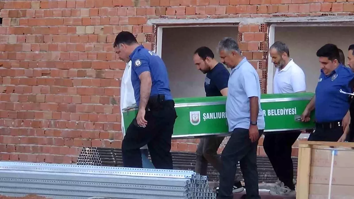 Şanlıurfa'da İnşaatta Düşme Olayı: 8 Çocuk Babası Demirci Ustası Hayatını Kaybetti