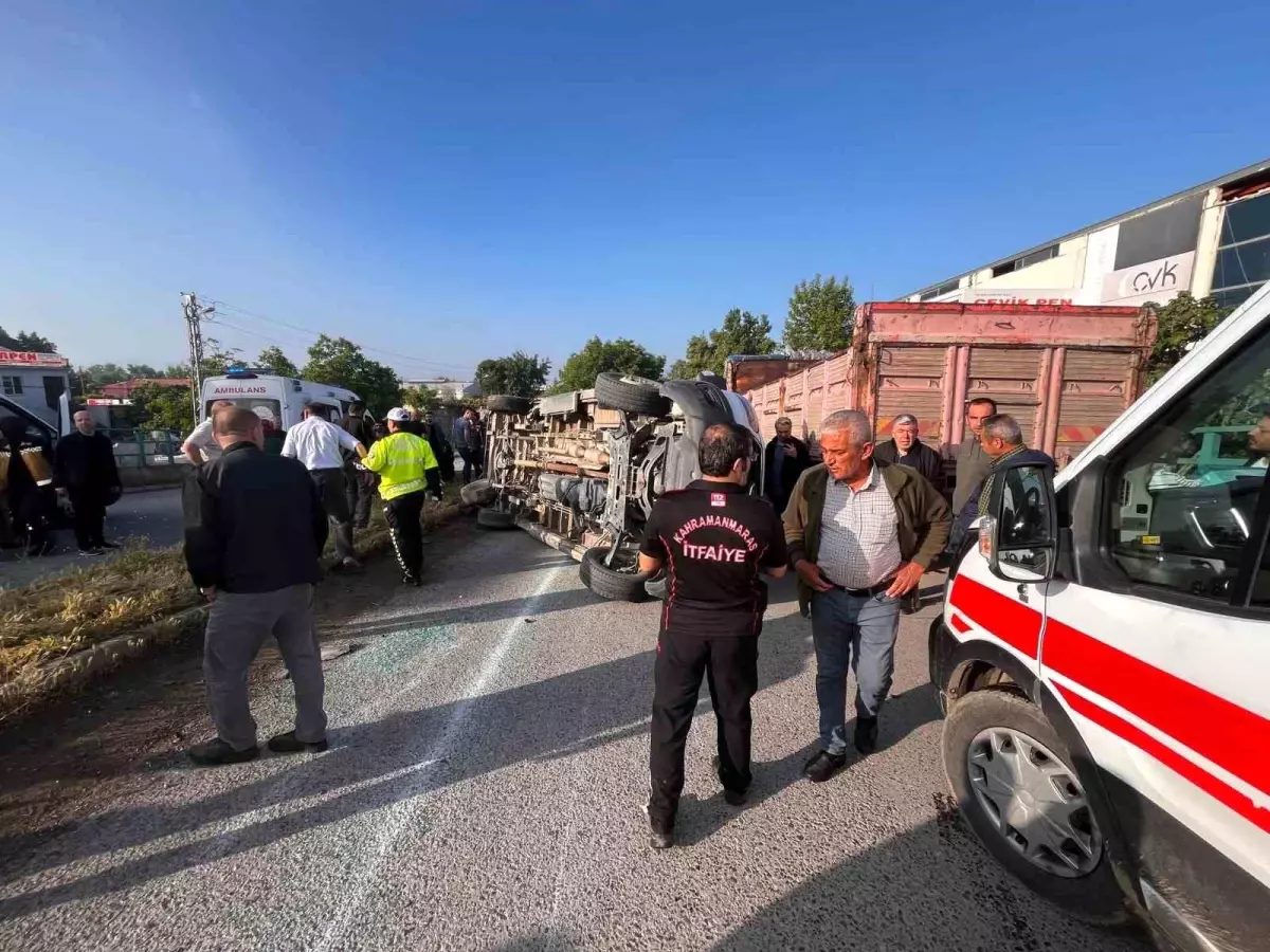 Kahramanmaraş'ta Otomobil ve Servis Minibüsü Çarpıştı: 12 Yaralı