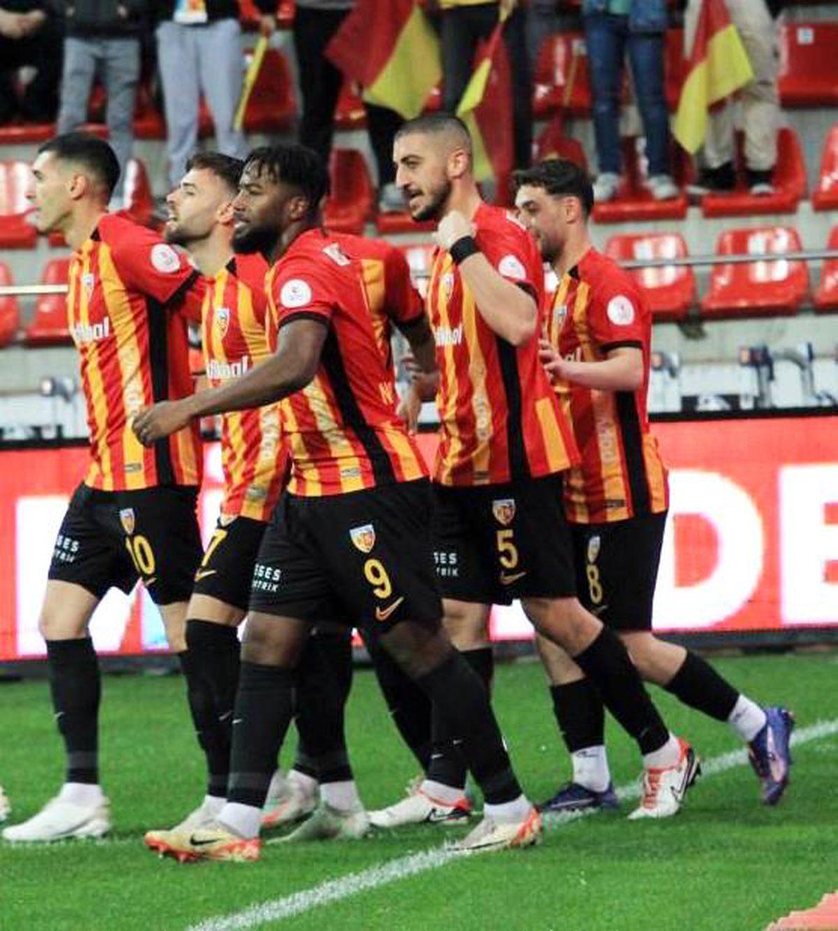 Kayserispor Süper Lig'de 11. Sıraya Yükseldi