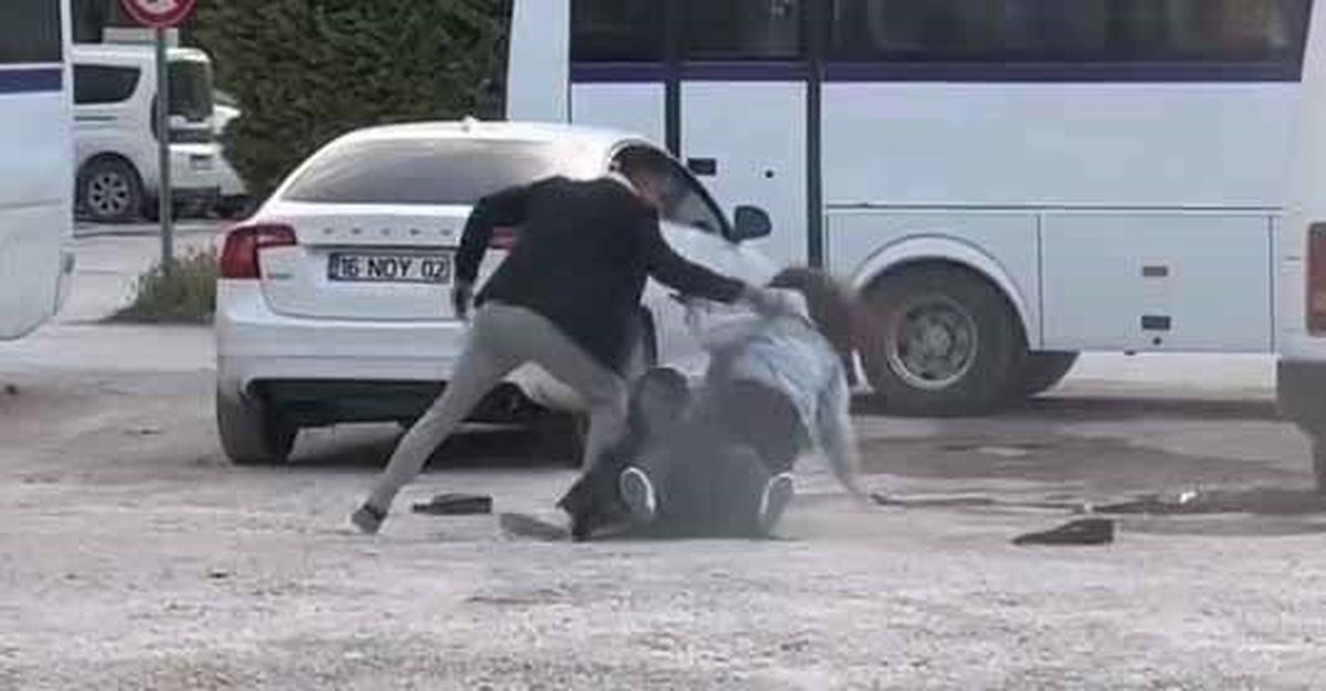 İnegöl'de Genç Kızlar Arasında Kavga Anbean Kaydedildi