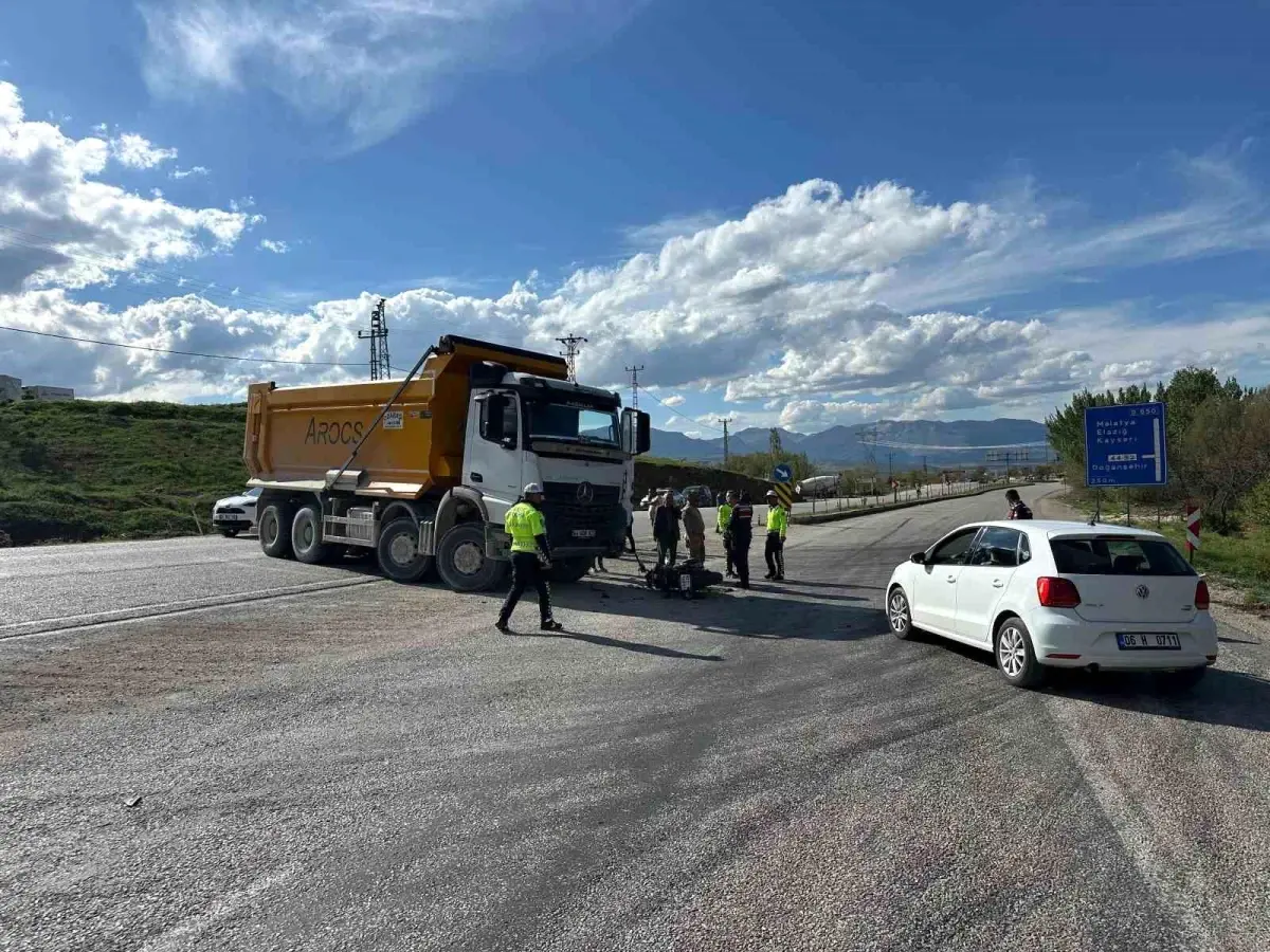 Malatya'da Kamyon-Motosiklet Çarpışması: Bir Yaralı