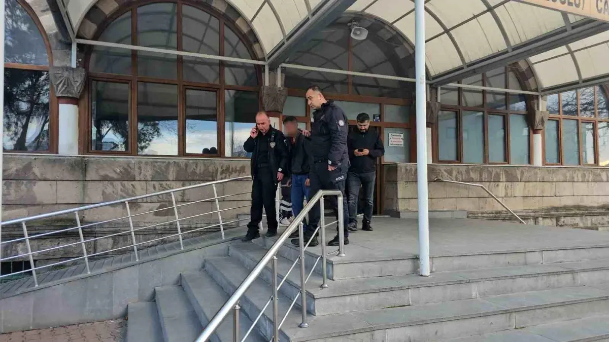 Kayseri'de Minareden İntihar Girişimi