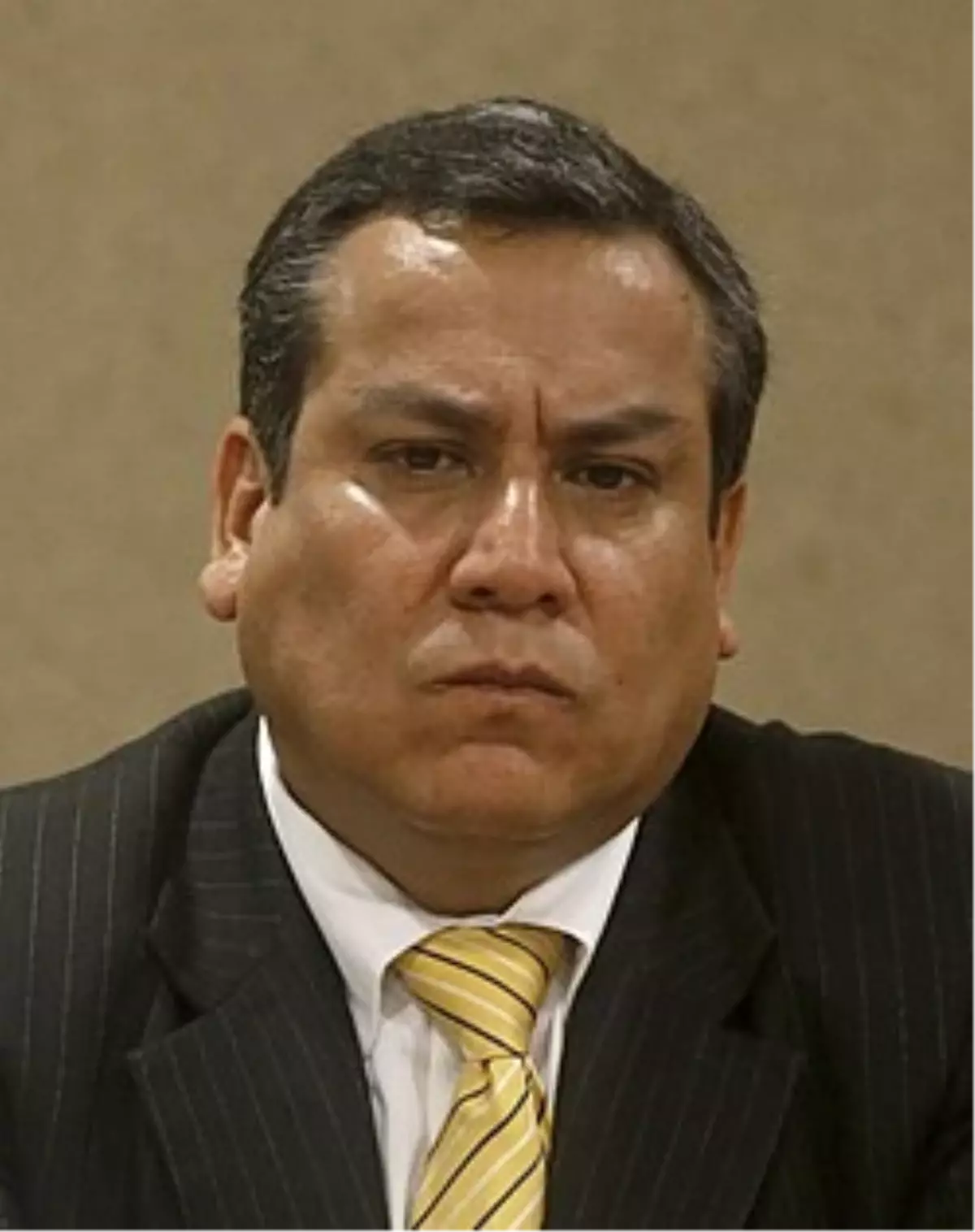 Peru Başbakanı Gustavo Adrianzen İstifa Etti