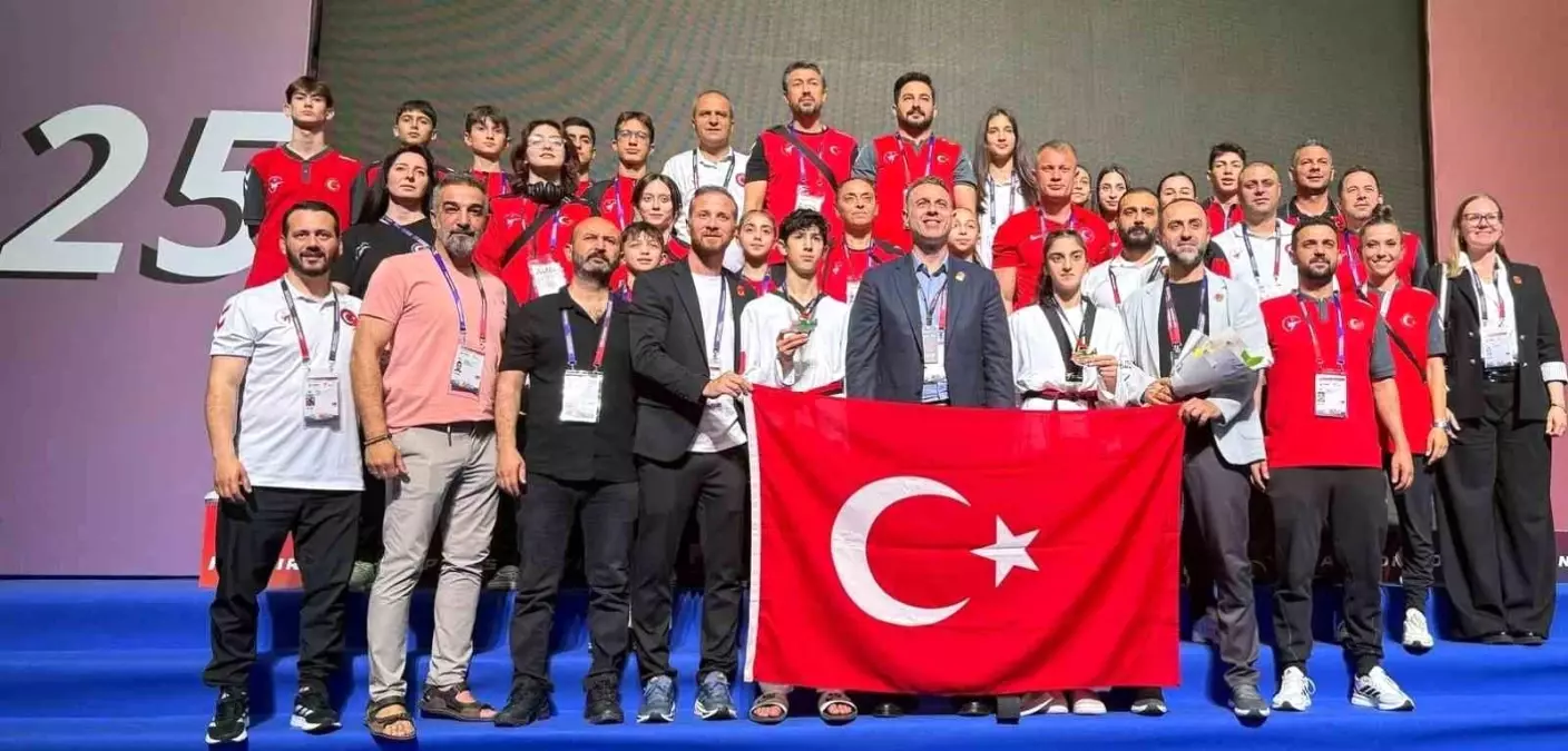 Erzurumlu Antrenör Tortumlu, Yıldız Milli Takım ile BAE'de Tarih Yazdı