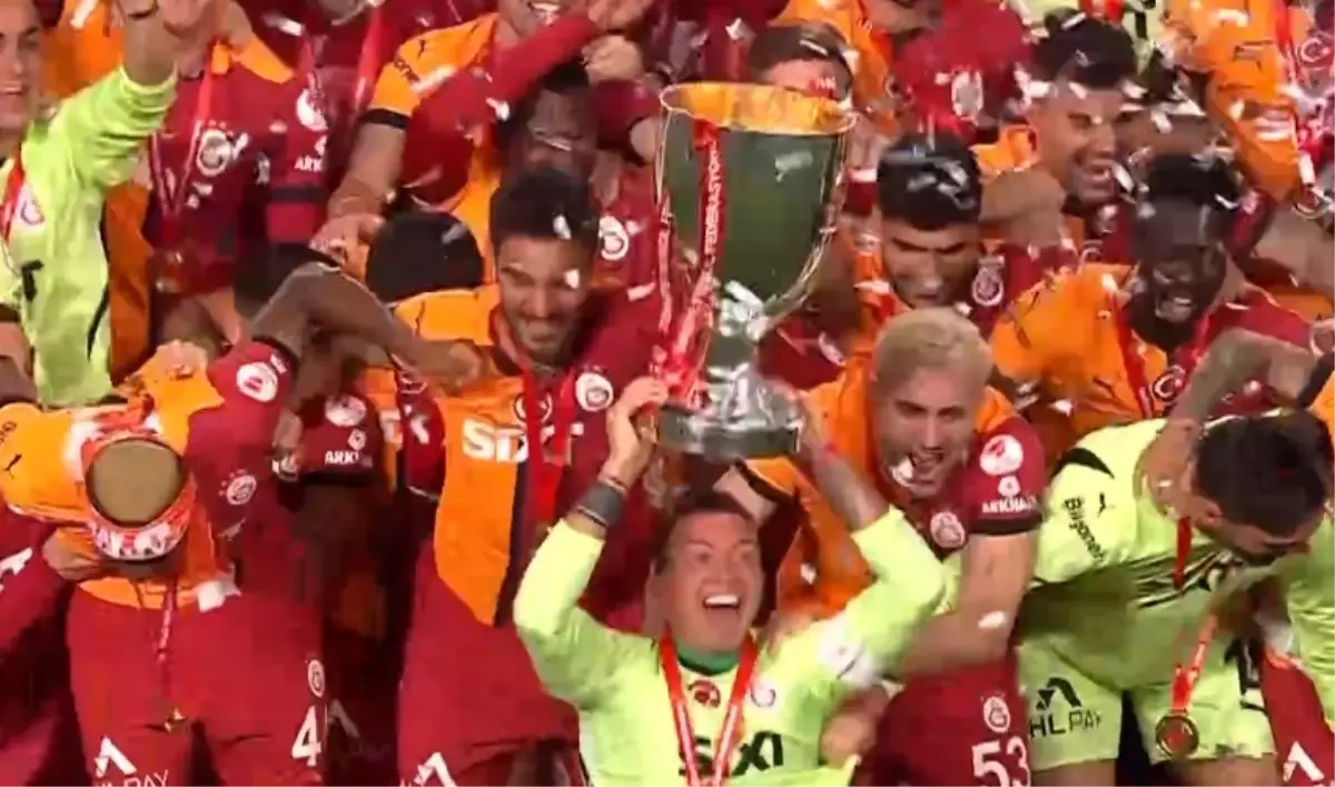 Türkiye'de en çok kupa kazanan futbolcu kim, Muslera mı?