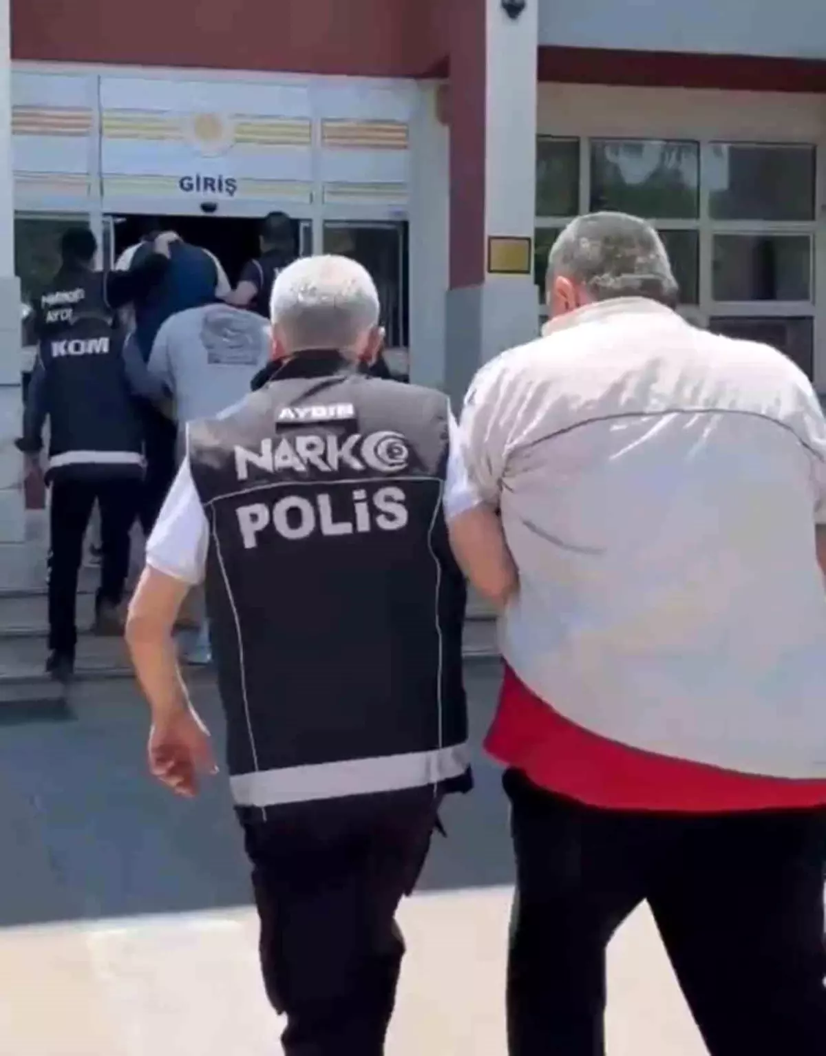 Aydın'da Uyuşturucu Ticareti Yapan Baba ve 3 Oğlu Tutuklandı