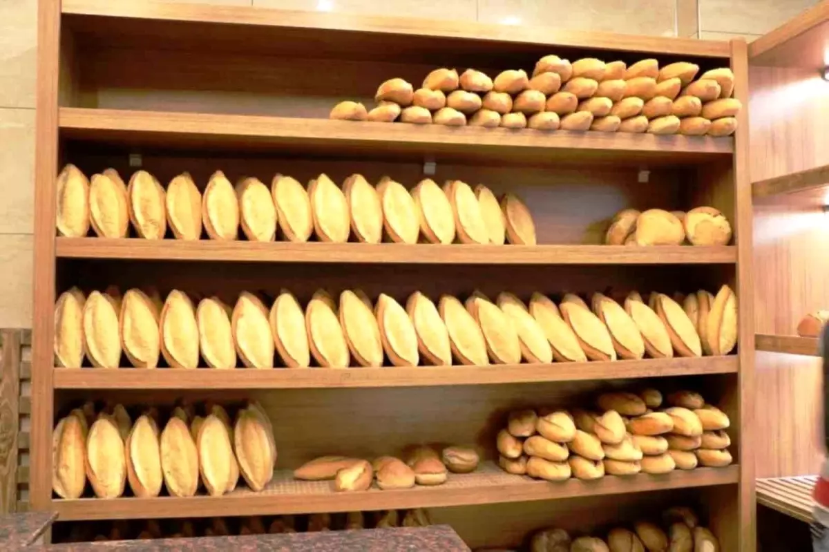 Samsun'da Ekmek Fiyatı 12,5 TL'den 10 TL'ye Düşürüldü