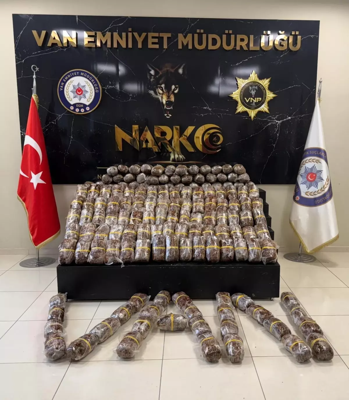 Van'da Esrar Operasyonu: 84 Kilo Ele Geçirildi, 2 Şüpheli Tutuklandı