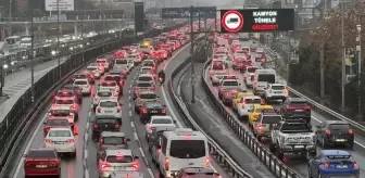 Yeni trafik cezaları Meclis'te, araç kullanırken telefonla konuşanlar servet ödeyecek
