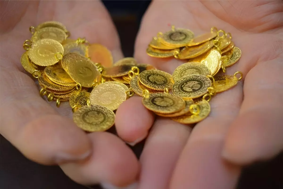 Altın fiyatlarında sert düşüşü temsil eden şelale düşüşü senaryosu gerçek oldu