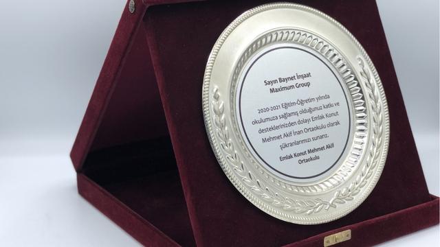 Anıların Ustasından Zarif Dokunuşlar: Plaket Tasarımında İsa Şahin İmzası