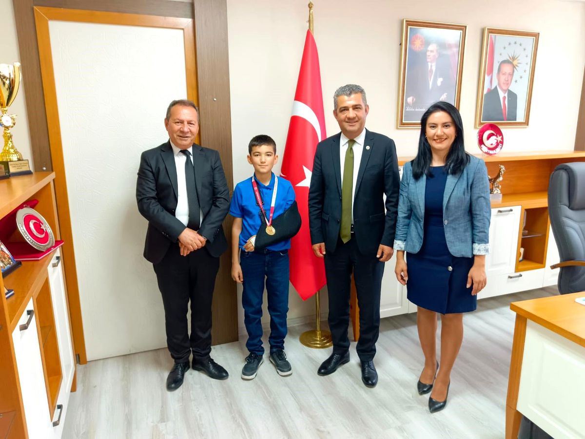 Görme Engelli Hamza Yavuz Güdücü, Satrançta Türkiye Şampiyonu Oldu