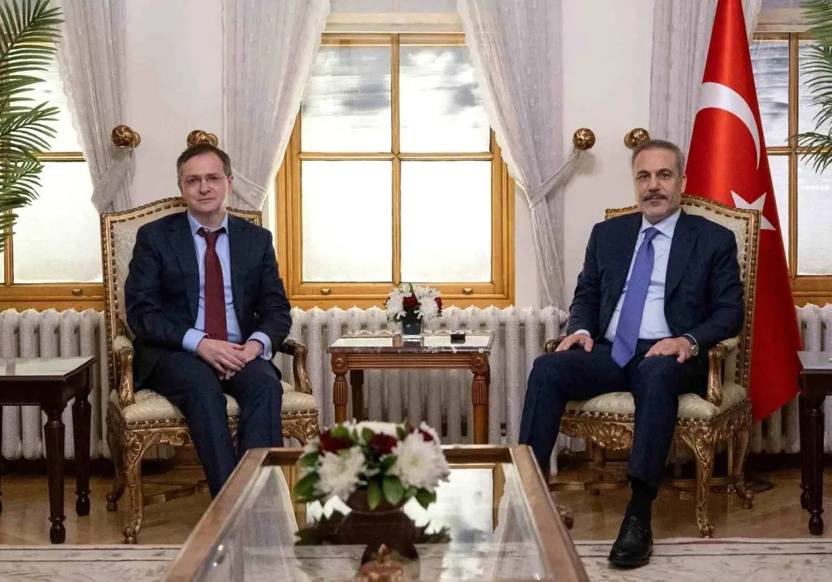 Hakan Fidan, Rus Heyetiyle Barış Müzakereleri İçin Bir Araya Geldi
