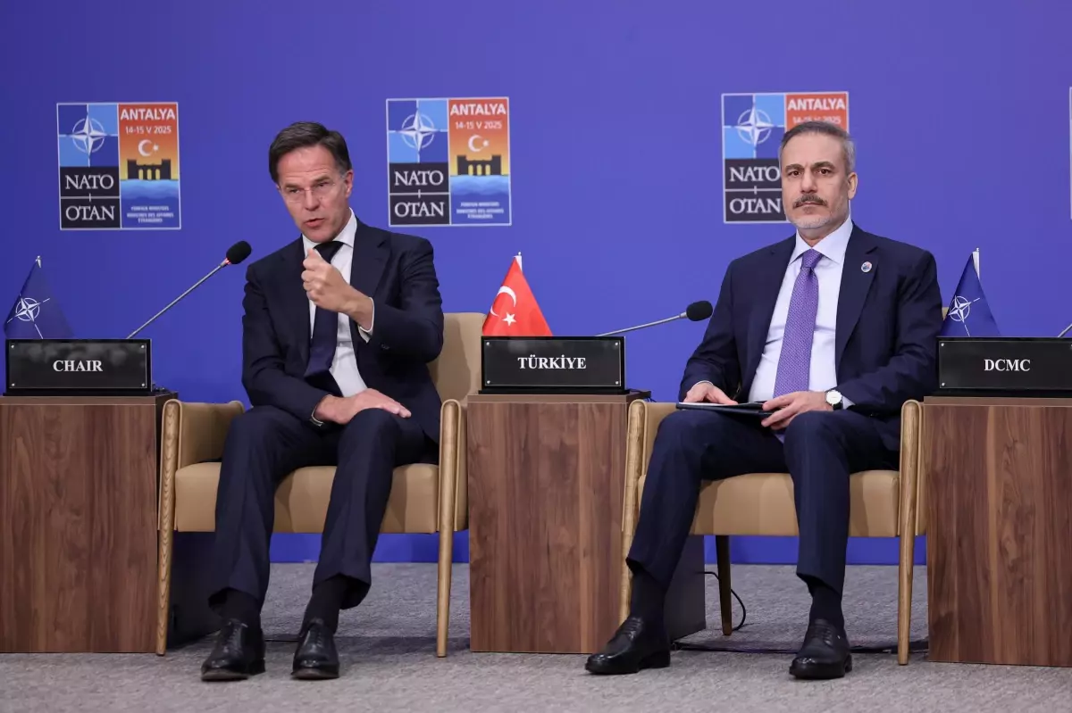 NATO Dışişleri Bakanları Toplantısı Antalya'da Başladı