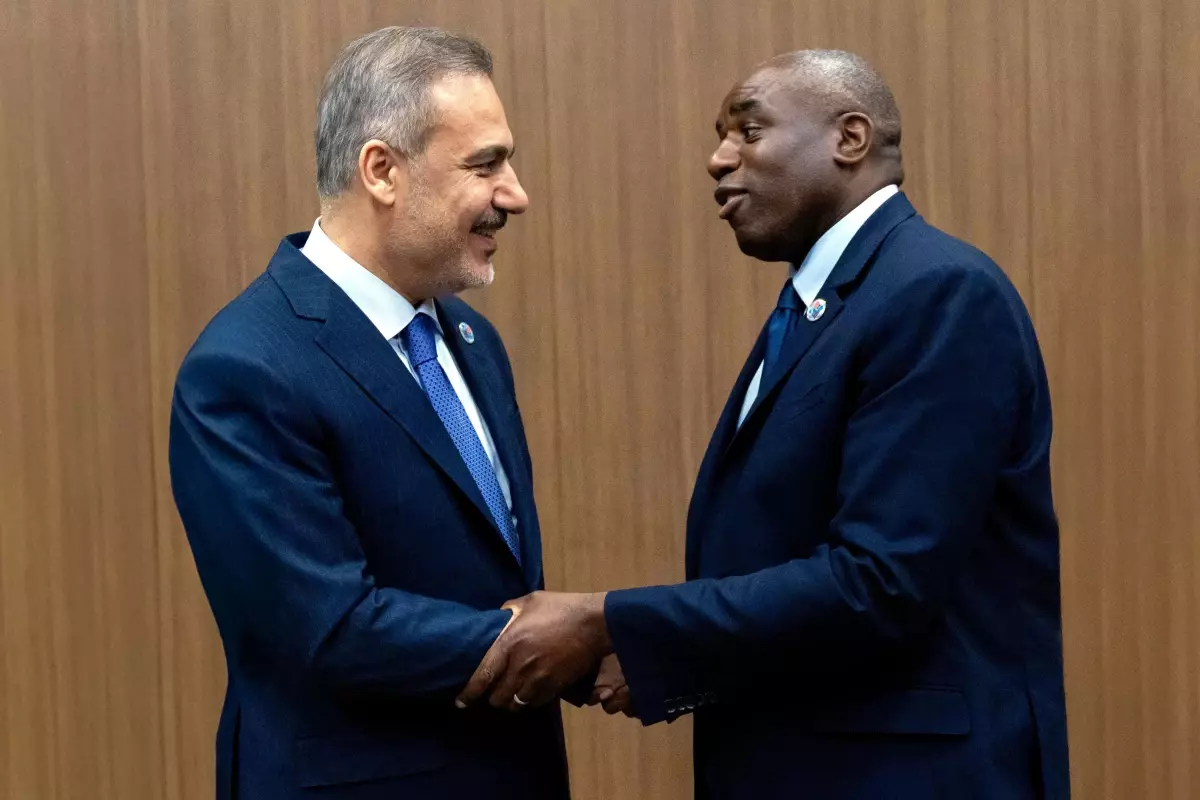 Dışişleri Bakanı Hakan Fidan, İngiliz Mevkidaşıyla Görüştü